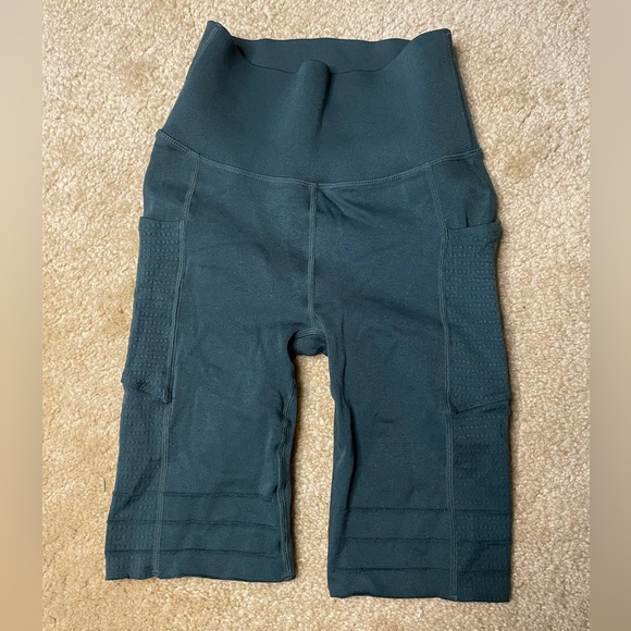 Fabletics Green Biker Shorts - Picture 1 of 4